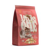 Little One_feed_mice_face