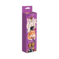 Little One_sticks_humsters_berries_face