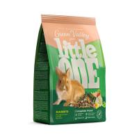 Little One_Green Valley_feed_rabbits_face